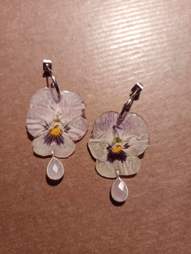 Boucles Pensées Crème & Strass